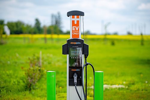 NIC ADAM / FREE PRESS
An EV charger at the Centre of Canada park near Lorette on Hwy 1 pictured Tuesday afternoon.
240723 - Tuesday, July 23, 2024.

Reporter: