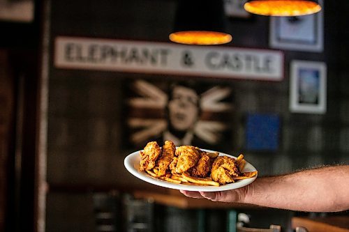 MIKAELA MACKENZIE / FREE PRESS

Chicken fingers at Elephant &amp; Castle on Tuesday, July 23, 2024. 

For Dave Sanderson story.