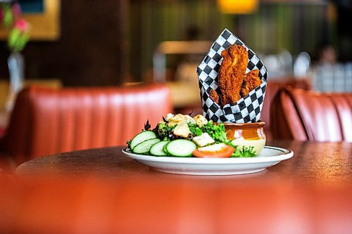 MIKAELA MACKENZIE / FREE PRESS

Chicken fingers and a side salad at Rudy's Eat &amp; Drink on Tuesday, July 23, 2024. 

For Dave Sanderson story.