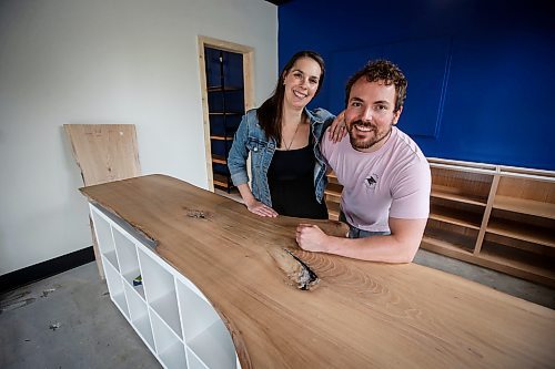 JOHN WOODS / FREE PRESS
Jessie and Shane Halliburton, co-founders of Sobr Market, a non-alcoholic beverage company, are photographed in their new space on Academy Road in Winnipeg Tuesday, July 23, 2024. The company is expanding including multiple locations in Toronto.

Reporter: gabby