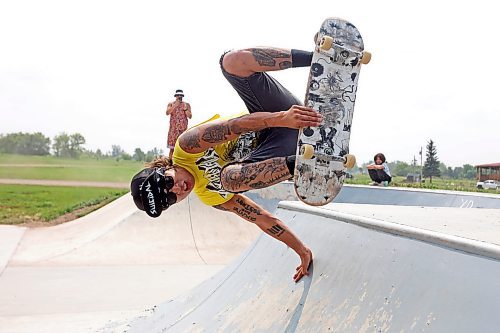 23072024
Brendon Sanderson of Winnipeg skates a quarterpipe at the Sioux Valley Dakota Nation skatepark on Tuesday during a skateboarding demo put on by Brandon&#x2019;s Recovery Skateshop as part of the first day of the inaugural Dakota FACTS Camp. The camp is aimed primarily at Dakota youth between the ages of 13-18 and consists of a variety of events, teachings, entertainment and sports around the themes of Food, Agriculture, Climate Change, Tradition and Synergies (FACTS). The camp runs until Thursday.  (Tim Smith/The Brandon Sun)
