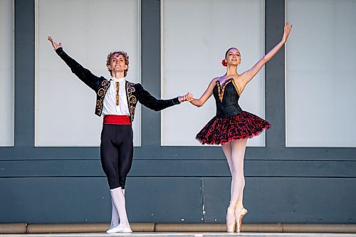 NIC ADAM / FREE PRESS
Members of the RWB, Aylin Contreras-Diaz and Timothy Gaulle, perform an excerpt from the Don Quixote by Ludwig Minkus, choreographed by Alexander Gorsky after Marius Petipa, at Assiniboine Park&#x2019;s Lyric Theatre Tuesday evening. Ballet in the park is happening from July 24 to 26, starting at 7:30pm, and is free and open to the public.
240723 - Tuesday, July 23, 2024.

Reporter: