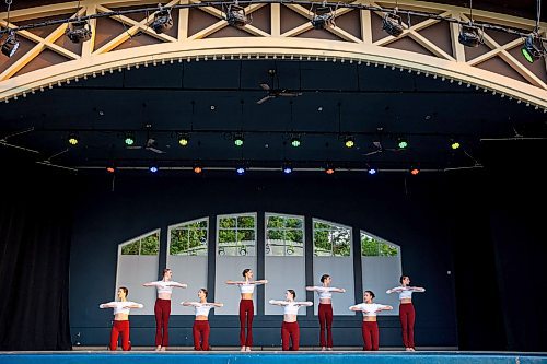 NIC ADAM / FREE PRESS
Members of the RWB perform Somebody That I Used To Know by Gotye, choreographed by Nicole Kepp, at Assiniboine Park&#x2019;s Lyric Theatre Tuesday evening. Ballet in the park is happening from July 24 to 26, starting at 7:30pm, and is free and open to the public.
240723 - Tuesday, July 23, 2024.

Reporter: