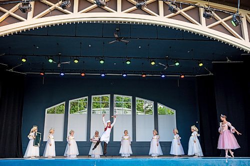 NIC ADAM / FREE PRESS
Members of the RWB perform an excerpt from the Nutcracker by Tchaikovsky, choreographed by Galena Yordanova and Nina Menon, at Assiniboine Park&#x2019;s Lyric Theatre Tuesday evening. Ballet in the park is happening from July 24 to 26, starting at 7:30pm, and is free and open to the public.
240723 - Tuesday, July 23, 2024.

Reporter: