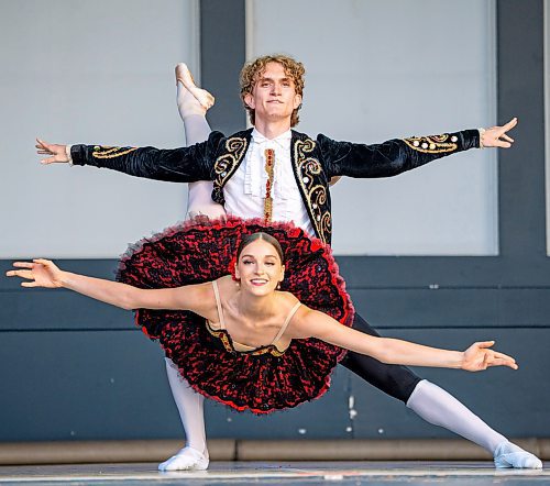 NIC ADAM / FREE PRESS
Members of the RWB, Aylin Contreras-Diaz and Timothy Gaulle, perform an excerpt from the Don Quixote by Ludwig Minkus, choreographed by Alexander Gorsky after Marius Petipa, at Assiniboine Park&#x2019;s Lyric Theatre Tuesday evening. Ballet in the park is happening from July 24 to 26, starting at 7:30pm, and is free and open to the public.
240723 - Tuesday, July 23, 2024.

Reporter: