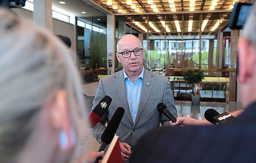 Ruth Bonneville / Free Press

Local - Mayor presser

Wpg. Mayor, Scott Gillingham, scrums with the media regarding EPC members at City Hall Wednesday. 

July 24th,  2024

