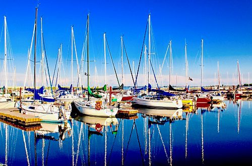 Photos by Gord mackintosh / Free Press
Gimli harbour moors boats with names like Nauti One and Hydro Therapy.