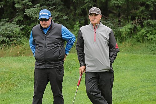 Ron Cornell, left, and Keith Fawcett are the two Westman products in the Golf Manitoba senior men's championship beginning Monday at Selkirk Golf and Country Club. (Thomas Friesen/The Brandon Sun)