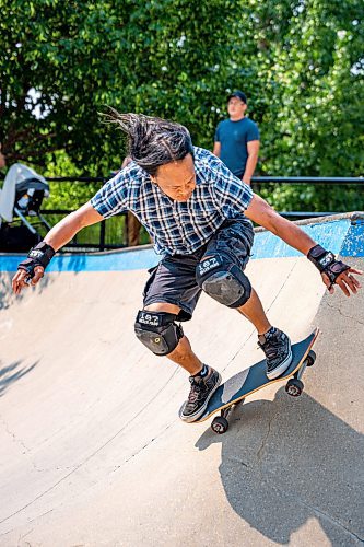 NIC ADAM / FREE PRESS
Multimedia specialist Eric Santiago, 59, shown riding his skateboard at The Forks during his lunch break Monday. He&#x2019;s been riding &#x201c;since forever&#x201d; and says anyone of any age can learn as long as they&#x2019;re determined.
240729 - Monday, July 29, 2024.

Reporter:?