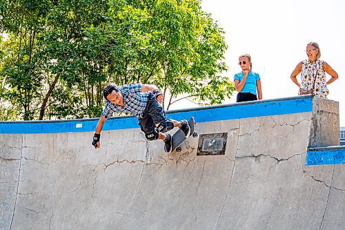 NIC ADAM / FREE PRESS
Multimedia specialist Eric Santiago, 59, shown riding his skateboard at The Forks during his lunch break Monday. He&#x2019;s been riding &#x201c;since forever&#x201d; and says anyone of any age can learn as long as they&#x2019;re determined.
240729 - Monday, July 29, 2024.

Reporter:?