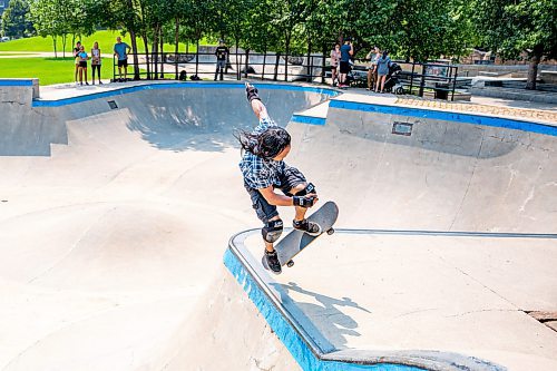 NIC ADAM / FREE PRESS
Multimedia specialist Eric Santiago, 59, shown riding his skateboard at The Forks during his lunch break Monday. He&#x2019;s been riding &#x201c;since forever&#x201d; and says anyone of any age can learn as long as they&#x2019;re determined.
240729 - Monday, July 29, 2024.

Reporter:?