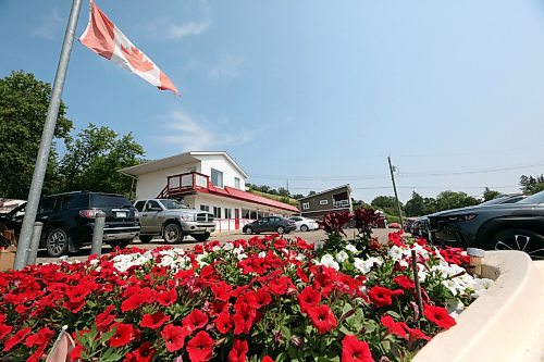 The Dari Isle in Minnedosa serves up a tasty smash burger and is the go-to place for ice cream in town. (Matt Goerzen/The Brandon Sun)