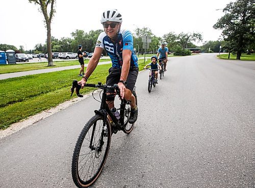 JOHN WOODS / FREE PRESS
Cyclists ride in the Team 81 - Ride For Parkinson&#x2019;s at Assiniboine Park Tuesday, July 30, 2024. Cyclists will ride across the province raising awareness and funds for Parkinson&#x2019;s disease.

Reporter: ?