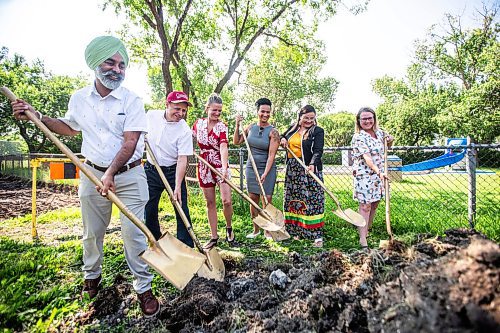 MIKAELA MACKENZIE / FREE PRESS

	
Diljeet Brar (left), Kevin Lamoureux, Michelle Cooke, Vivian Santos, Marsha Missyabit, and Lora Meseman break ground on a new basketball court and playground at Northwood Community Centre on Wednesday, July 31, 2024. 

For Jura story.