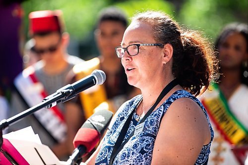 MIKAELA MACKENZIE / FREE PRESS

	
Bridget Peterson, from the board of directors, speaks at the Folklorama kickoff at the Winnipeg Chinese Cultural and Community Centre on Thursday, Aug. 1, 2024. 

