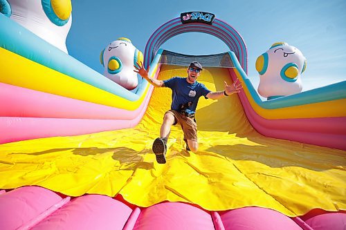 Ruth Bonneville / Free Press

ENT - big bounce

Big Bounce preview 

Photo of Darren Halls, Tour Manager of Big Bounce America trying out the HUGE Air Space slide and Foam Cannons bounce rides Friday.  The Big Bounce Tour is open to all ages and is on all weekend at Red River Exhibition Grounds. 

Note:  They did not have all their bounce rides set up yet at the time the photo was taken.  


BIG BOUNCE CANADA: The Big Bounce Canada Tour has taken over Red River Exhibition Park from August 2 to 4, 2024, with the World&#x573; Largest Bounce House and other thrilling inflatables. 

Aug 2nd,  2024

