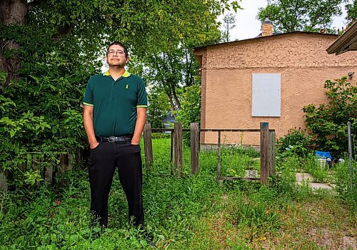 NIC ADAM / FREE PRESS
Ed Artola, pictured outside the vacant property Wednesday, is a Winnipeg landlord who blames a vacant house next door for preventing him from being able to sell a home he owns and rents out on Atlantic Avenue. After putting his property on the market for over a year, Artola said his realtor told him the vacant home, which attracts squatters and poses a fire risk, was the issue deterring buyers. 
240807 - Wednesday, August 07, 2024.

Reporter: Joyanne