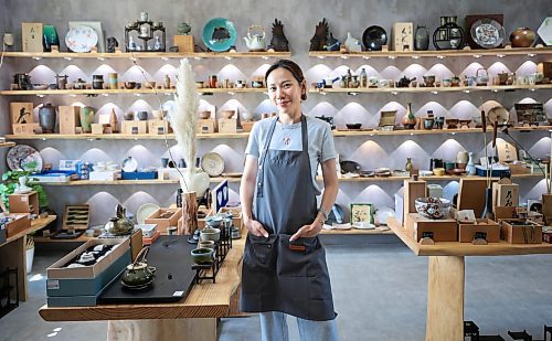 Ruth Bonneville / Free Press

BIZ - Wutong Tree

Business photos of  Junyue (Grace) Zhao, co-owner of Wutong Tree Gifts Shop at 565 Academy Rd.

What: Wutong Tree sells one-of-a-kind Japanese ceramics in its new shop. It's also planning to offer ceramics lessons. This is Wutong Tree's first summer open.

See story by Gabby

July 31st,  2024

