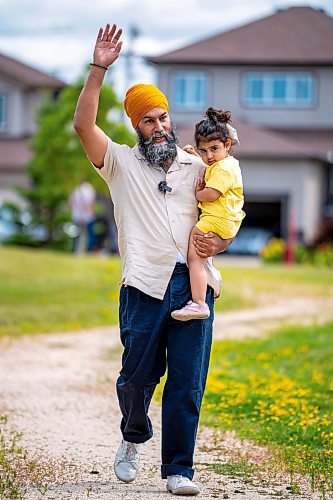 NIC ADAM / FREE PRESS
NDP Leader Jagmeet Singh waves to supporters at White Spruce Park before setting up campaign signs in for the upcoming Elmwood-Transcona byelection.
240809 - Friday, August 09, 2024.

Reporter: Aaron