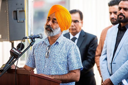 MIKAELA MACKENZIE / FREE PRESS

	
MLA Diljeet Brar speaks at the ribbon-cutting for Duffy&#x573; Taxi&#x573; new building on Notre Dame on Monday, Aug. 12, 2024.

For Aaron Epp story.