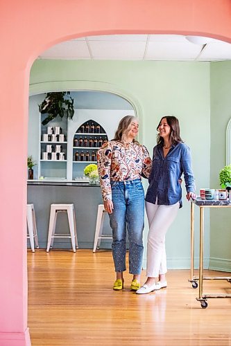 MIKAELA MACKENZIE / FREE PRESS

	
Dominika (left) and Zoe Dratwa, co-owners of Verde Candle Bar, in their new space on Academy on Monday, Aug. 12, 2024.

For Gabby Piche story.