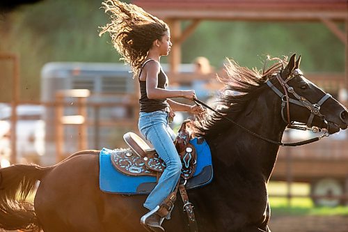 MIKAELA MACKENZIE / FREE PRESS

	
Ari Selman races on Kohl, placing in the top three in her division with a 20.9 second time, in the Denim &amp; Dust Barrel Racing Series in Carman on Tuesday, Aug. 13, 2024.

For Mike McIntyre story.