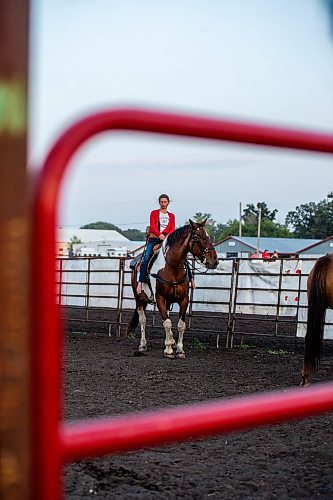 MIKAELA MACKENZIE / FREE PRESS

	
Alyssa Selman and her horse, Duke, leave the track after competing at the Denim &amp; Dust Barrel Racing Series in Carman on Tuesday, Aug. 13, 2024.

For Mike McIntyre story.