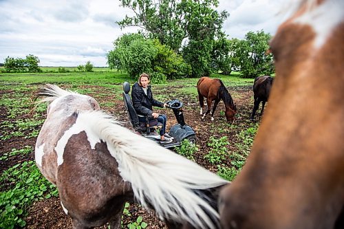 MIKAELA MACKENZIE / FREE PRESS

	
Alyssa Selman with her horses on her property near Graysville on Thursday, Aug. 8, 2024.

For Mike McIntyre story.