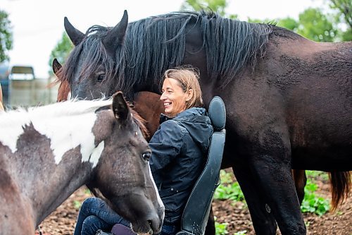 MIKAELA MACKENZIE / FREE PRESS

	
Alyssa Selman with her horses on her property near Graysville on Thursday, Aug. 8, 2024.

For Mike McIntyre story.