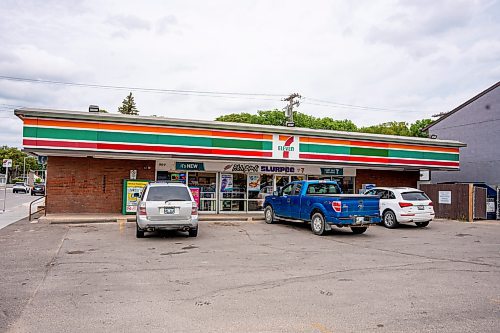 NIC ADAM / FREE PRESS
The 7-11 at Lorette Ave &amp; Stafford St pictured Wednesday. It&#x2019;s just one of the 10 7-11 locations proposed to close. 
240814 - Wednesday, August 14, 2024.

Reporter: Joyanne