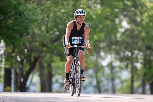 BROOK JONES / FREE PRESS
Seventeen-year-old Brad Courchene, who is from Sagkeeng First Nation, competes in the bike portion of the Free Spirit Sprint Triathlon in Pinawa, Man., Sunday, Aug. 11, 2024.