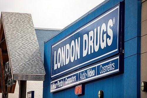 MIKAELA MACKENZIE / WINNIPEG FREE PRESS
	
London Drugs at St. Vital Centre on Friday, Aug. 16, 2024. 

For Gabby story.
Winnipeg Free Press 2024