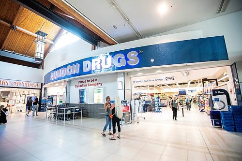 MIKAELA MACKENZIE / WINNIPEG FREE PRESS
	
London Drugs at St. Vital Centre on Friday, Aug. 16, 2024. 

For Gabby story.
Winnipeg Free Press 2024