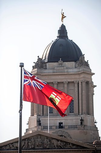 MIKAELA MACKENZIE / WINNIPEG FREE PRESS
	
The Manitoba flag flies in front of the Manitoba Legislative Building on Monday, Aug. 19, 2024. According to a Probe Research poll, 49% of Manitobans would support creating a new flag for the province.

Winnipeg Free Press 2024