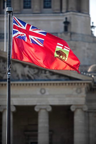 MIKAELA MACKENZIE / WINNIPEG FREE PRESS
	
The Manitoba flag flies in front of the Manitoba Legislative Building on Monday, Aug. 19, 2024. According to a Probe Research poll, 49% of Manitobans would support creating a new flag for the province.

Winnipeg Free Press 2024