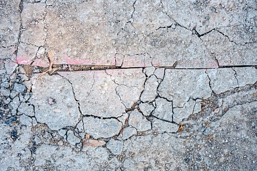 NIC ADAM / FREE PRESS
After a long wait, pothole repairs finally commence along Augusta Dr. Monday.
240819 - Monday, August 19, 2024.

Reporter:?