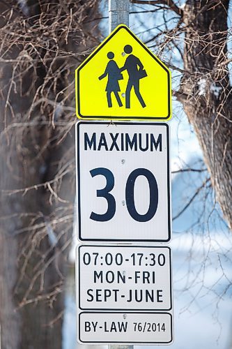 MIKE DEAL / WINNIPEG FREE PRESS
A school zone speed sign in Fort Rouge.
220224 - Thursday, February 24, 2022.