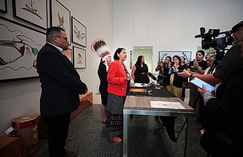 Ruth Bonneville /Free Press

Local  - FNcfs

Photo of Grand Chief Cathy Merrick speaking to reporters at presser event.

Assembly of First Nations (AFN) National Chief Cindy Woodhouse Nepinak holds media availability discussing details of the recently negotiated draft settlement agreement of $47.8 billion from Canada to fund long-term reform measures of the First Nations Child and Family Services at  RBC Convention Centre Tuesday. 


Aug 20, 2024