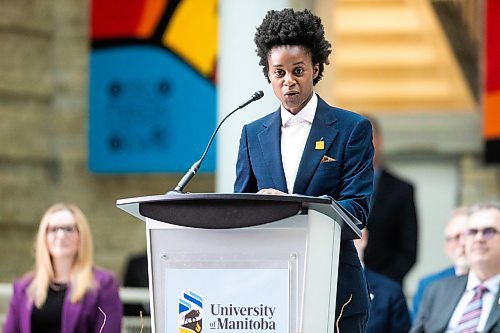 MIKAELA MACKENZIE / WINNIPEG FREE PRESS
	
Minister of health Uzoma Asagwara speaks to the newest University of Manitoba medical class before their white-coat ceremony at the Max Rady College of Medicine on Wednesday, Aug. 21, 2024.

For Jura story.
Winnipeg Free Press 2024