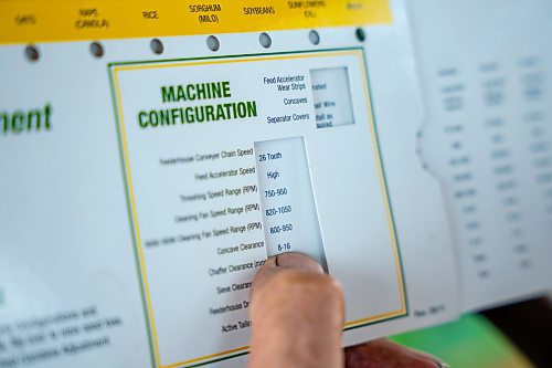 NIC ADAM / FREE PRESS
Farmer Larry Goossen, 80, sets in his John Deere combine at the growing project&#x2019;s field outside Landmark, MB., Tuesday. He&#x2019;s been driving a combine since he was 14 and likes to volunteer for the project every year.
240820 - Tuesday, August 20, 2024.

Reporter: