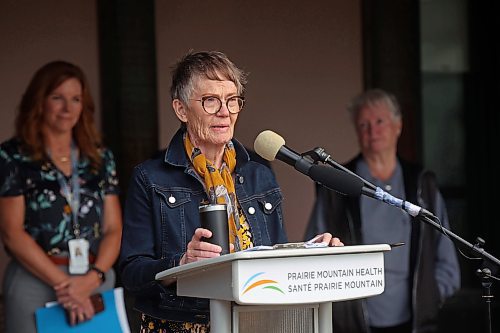 21082024
Dale Stewart of Russell speaks during the grand opening of the Community Cancer Care Centre in Russell on Wednesday. Stewart is receiving treatment for head and neck cancer at the Community Cancer Care Centre.
(Tim Smith/The Brandon Sun)