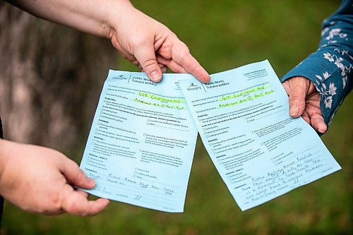 MIKAELA MACKENZIE / WINNIPEG FREE PRESS
	
Paige Johal (left) and Joyce Maryk, who were forced to remove tree decorations and a garden box on the boulevard after recieving notices from the city, in their Transcona neighbourhood on Thursday, Aug. 22, 2024.

For Nicole story.
Winnipeg Free Press 2024