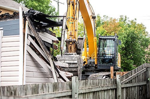 MIKAELA MACKENZIE / WINNIPEG FREE PRESS
	
A house at 558 Pritchard is demolished by the city on Thursday, Aug. 22, 2024.

For Joyanne story.
Winnipeg Free Press 2024