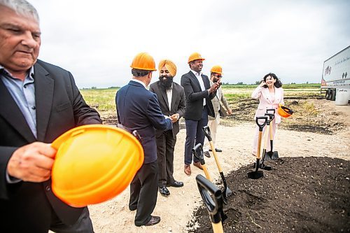 MIKAELA MACKENZIE / WINNIPEG FREE PRESS
	
Highway Motor Freight president and CEO Jass Dhillon shakes hands with MP Kevin Lamoureux after turning sod as Highway Motor Freight is announced as CentrePort Canada Rail Park&#x573; newest tenant on Thursday, Aug. 22, 2024.

For Martin Cash story.
Winnipeg Free Press 2024