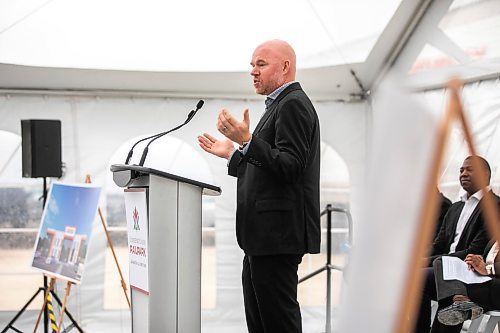 MIKAELA MACKENZIE / WINNIPEG FREE PRESS
	
Chris Reiter, senior development manager at Focus Equities, speaks at a press conference announcing Highway Motor Freight as CentrePort Canada Rail Park&#x573; newest tenant on Thursday, Aug. 22, 2024.

For Martin Cash story.
Winnipeg Free Press 2024