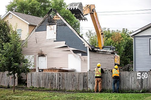 MIKAELA MACKENZIE / WINNIPEG FREE PRESS
	
A house at 558 Pritchard is demolished by the city on Thursday, Aug. 22, 2024.

For Joyanne story.
Winnipeg Free Press 2024