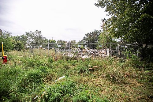 MIKAELA MACKENZIE / WINNIPEG FREE PRESS
	
The pile of rubble at 625 Stella on Thursday, Aug. 22, 2024.

For Joyanne story.
Winnipeg Free Press 2024