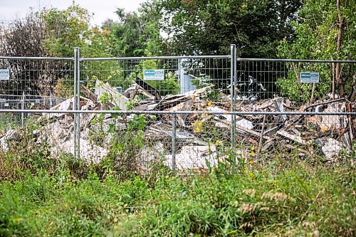 MIKAELA MACKENZIE / WINNIPEG FREE PRESS
	
The pile of rubble at 625 Stella on Thursday, Aug. 22, 2024.

For Joyanne story.
Winnipeg Free Press 2024