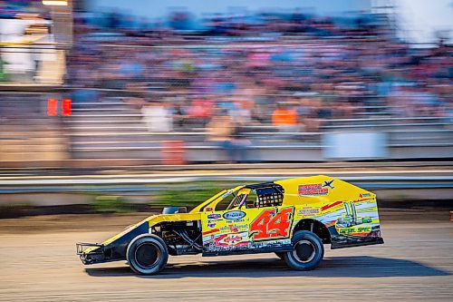 NIC ADAM / FREE PRESS
Austin Hunter races at Thursday night thunder at Victory Lanes Speedway.
240822 - Thursday, August 22, 2024.

Reporter: ?