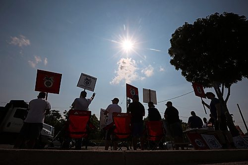 22082024
Teamsters Rail workers picket outside the CN Brandon General Yard Office on Friday afternoon. (Tim Smith/The Brandon Sun)